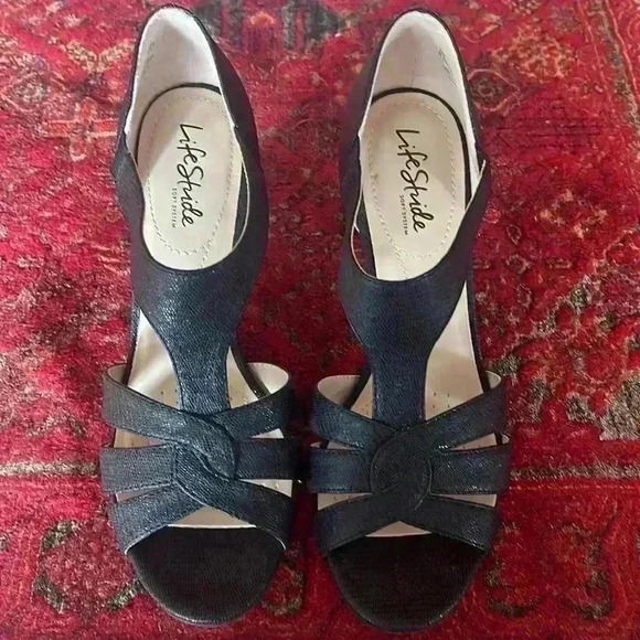 Lifestride soft system women’s size 8.5 black sandals. - Picture 5 of 9